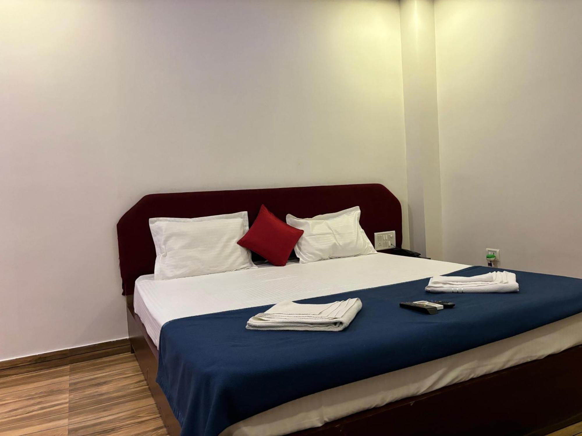 The Tamarind Tree Hotel & Restaurant Shadipur Экстерьер фото
